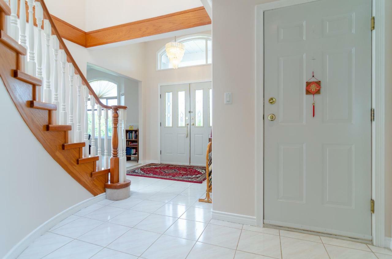 Great Guest Suite In A Gorgeous House New Westminster Zewnętrze zdjęcie