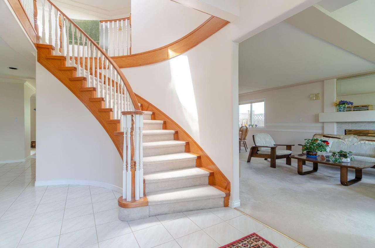 Great Guest Suite In A Gorgeous House New Westminster Zewnętrze zdjęcie
